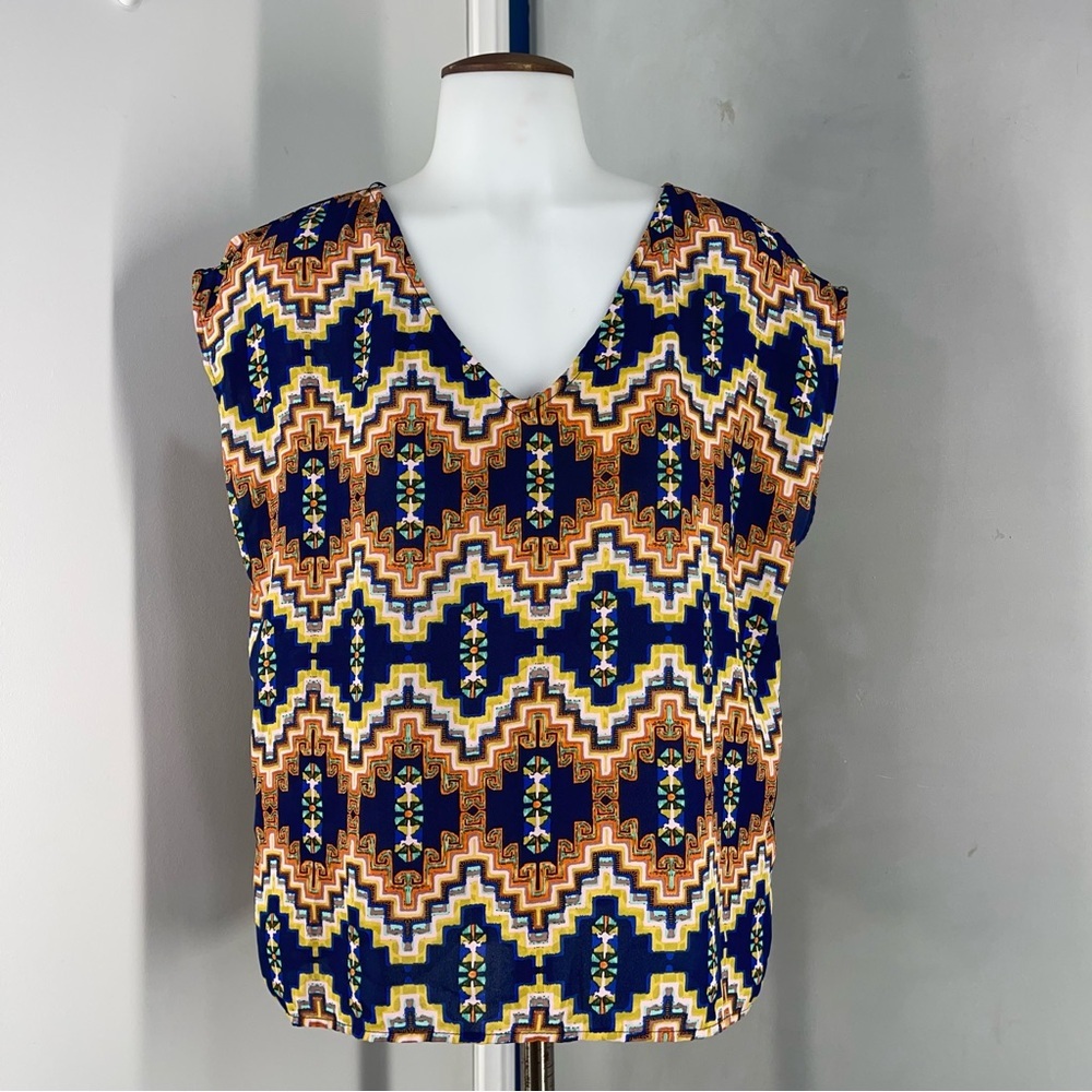 Finn & Grace Aztec v-neck sleeveless top Women Size Small